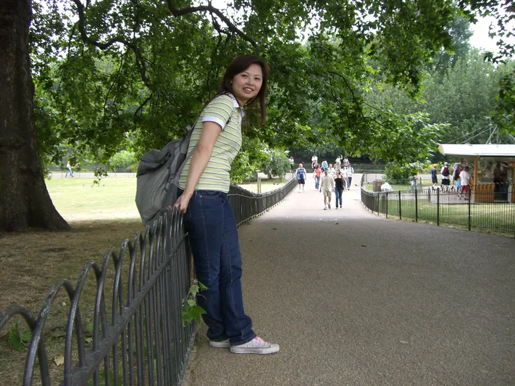 26 歲的我，攝於倫敦海德公園一處。