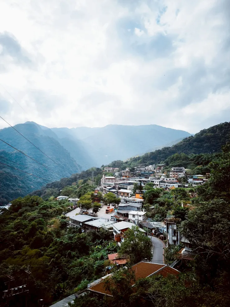 陽光灑落在住宅區