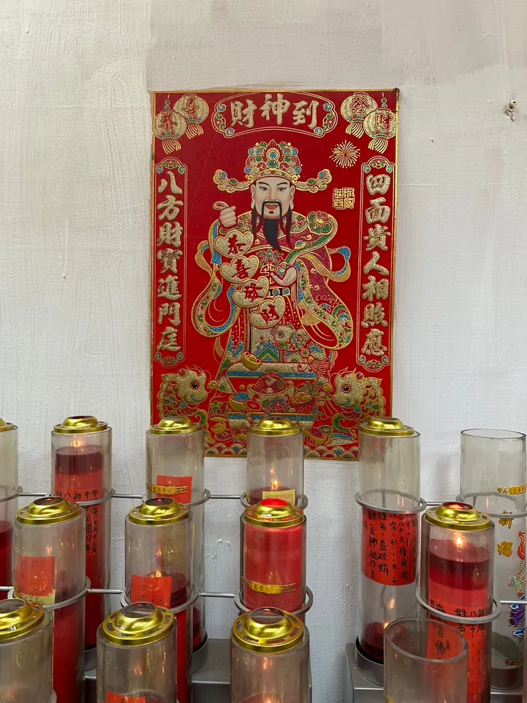 在龍潭德靈宮的轉運之旅：收驚、點燈、安太歲