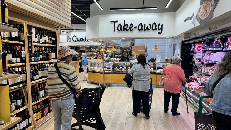 走進超市或市場是貼近旅遊地生活的好方法