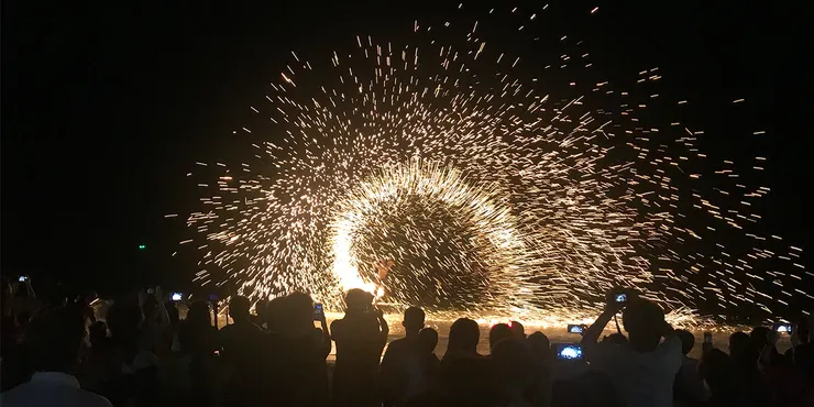 算是看過非常精彩的火舞秀