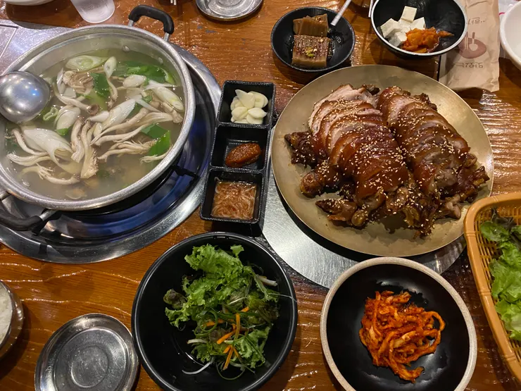 超級豐盛的豬腳飯套餐