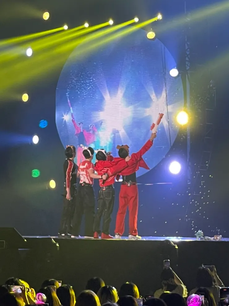 最後放上一張我最喜歡的團體照片，看到偶像好好的在活動也是幸福的事呢