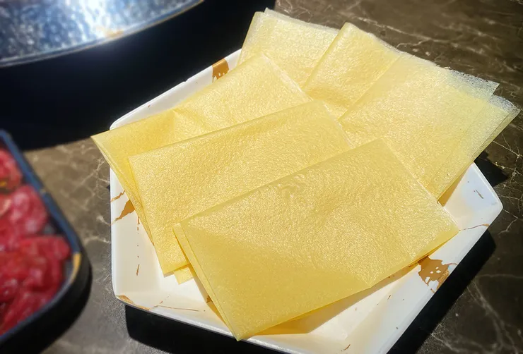 內湖火鍋推薦│柳記螺螄粉火鍋，訂位即送海鮮，當月壽星滿額霸氣贈送海鮮塔