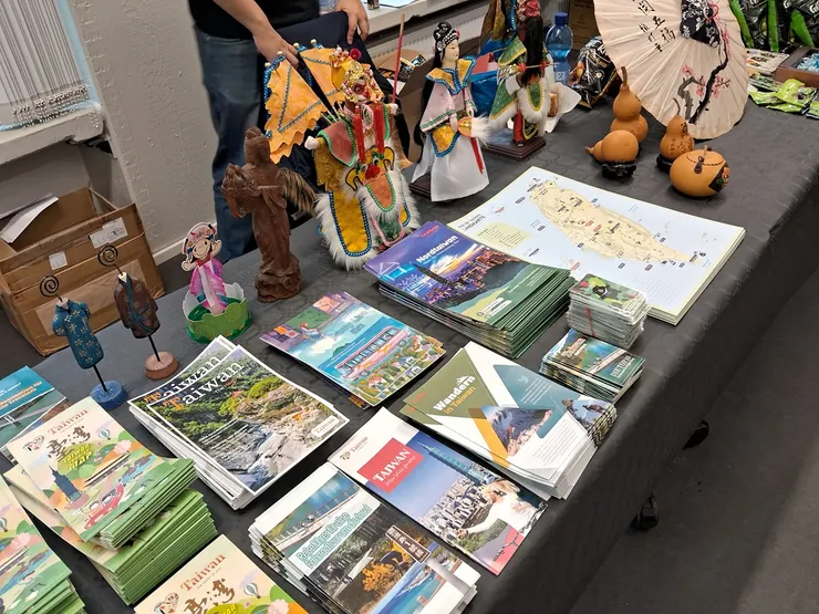 幾個月前某個德國大學舉辦的台灣日，很訝異看到有德文的台灣旅遊DM。