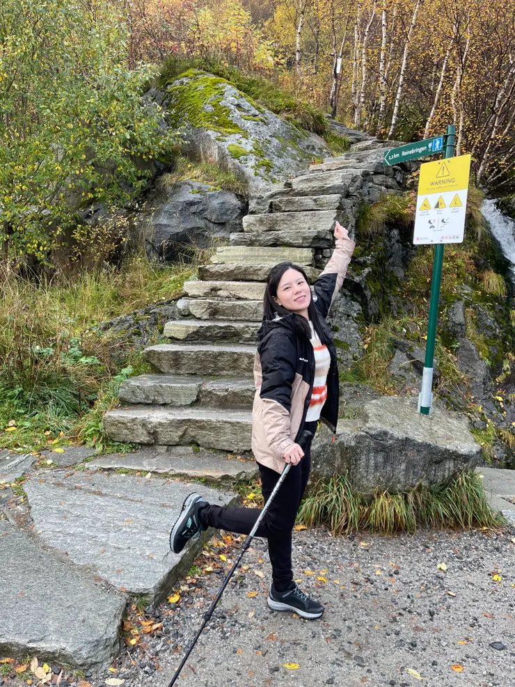 這個女子說是她自己的堅持才能登頂成功