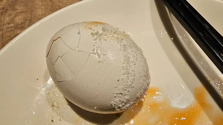 環亞貴賓室的水煮蛋有事先沾好鹽巴!很有趣!