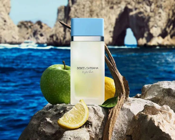 充滿西西里島度假氛圍的形象圖 (圖片來源 : Fragrantica)