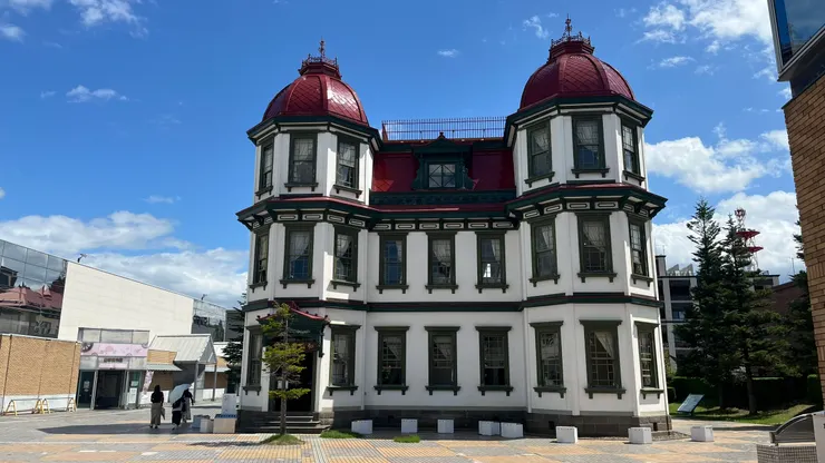 看外觀真的很難覺得它是圖書館。