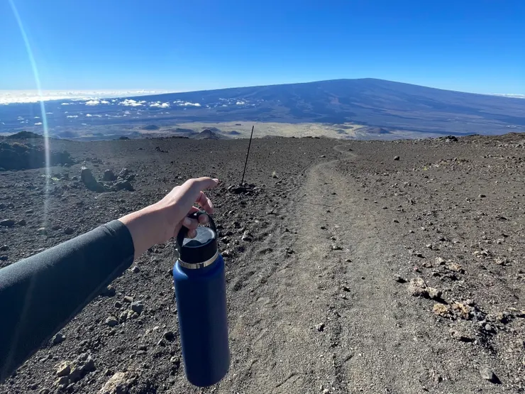 前面是火山Mauna Loa