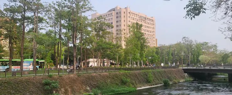 中興大學綜合教學大樓(李建崑攝影)
