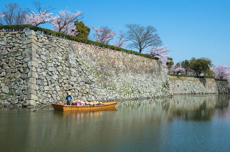 機鷺城外的水堀/照片來源:TABIAN JAPAN