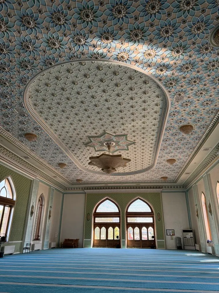 Hazrati Imam Mosque 內部