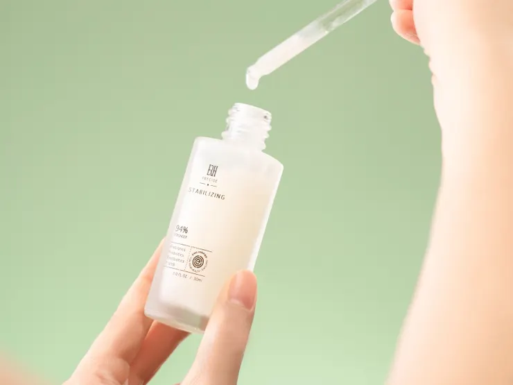 圖說：認識成分的 INCI 名稱、來源及科學實證數據，是消費者選購科研保養品的重要功課。（資料來源：十藝生技）