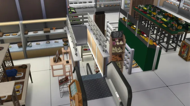 有樓梯和扶手梯各一條。