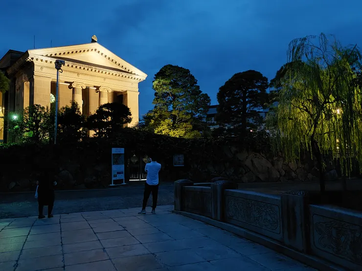 夜晚的大原美術館
