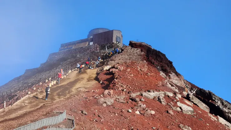 劍峰前的大上坡