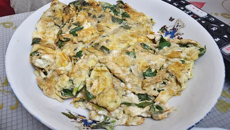 這是我媽做的九層塔蛋!好吃喔!