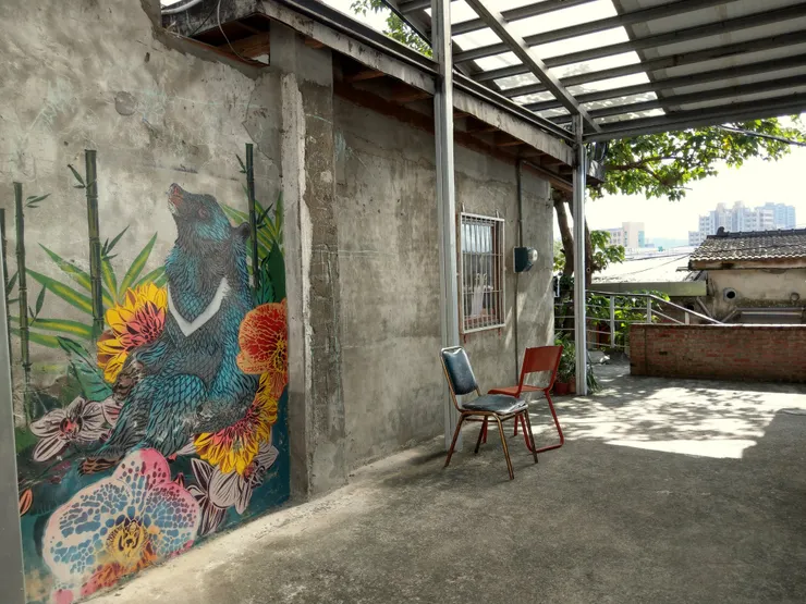 台灣黑熊的彩繪壁畫,相當出色的作品。不過這些作品都會隨時間逐漸淡去