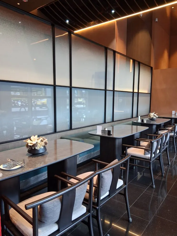 空間的轉身與粵菜的昇華:走進「芮馥軒 RENFINEA」重塑的極致感官的粵菜饗宴!