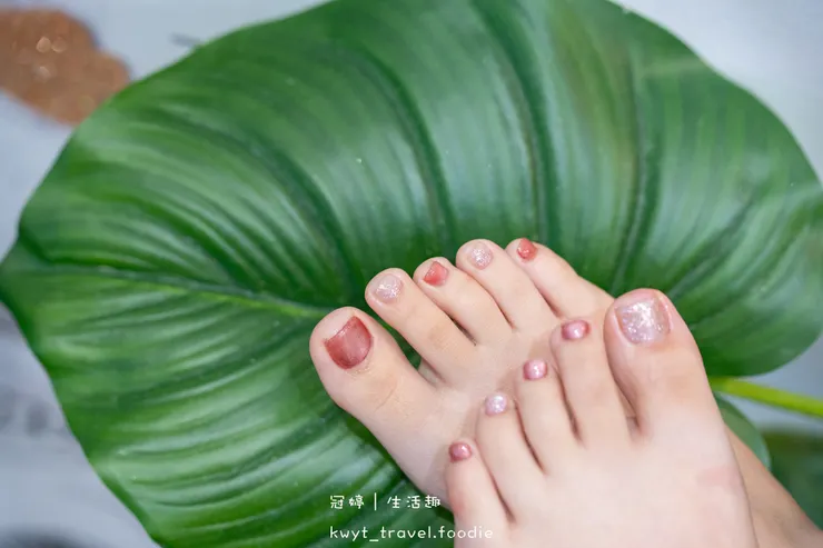 [板橋新中式美睫設計]AN藝術工坊，忙碌女生的救星！2.5小時同步完成美睫手足美甲保養，躺著睡一覺就變美，板橋美甲推薦，附最新美睫美甲價格表