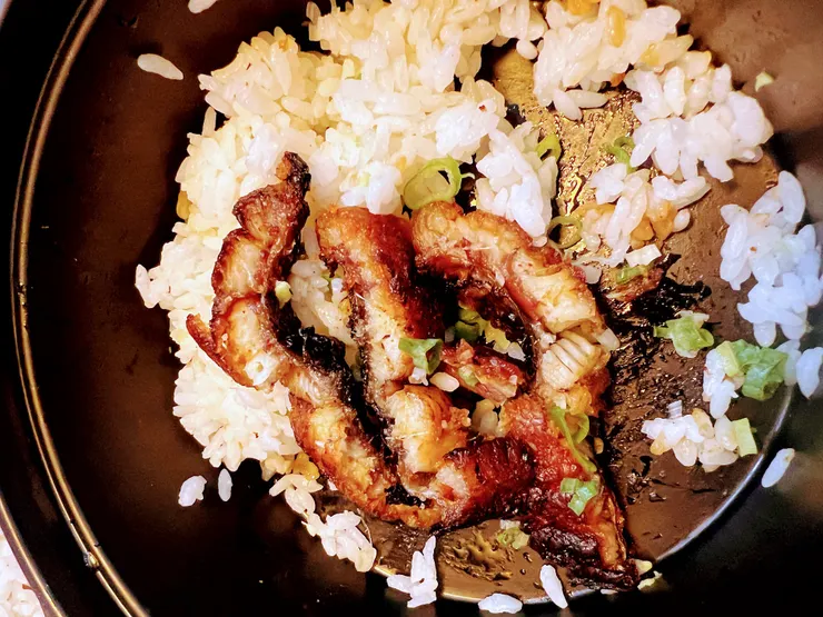 第二吃加入蔥花、芥末享用