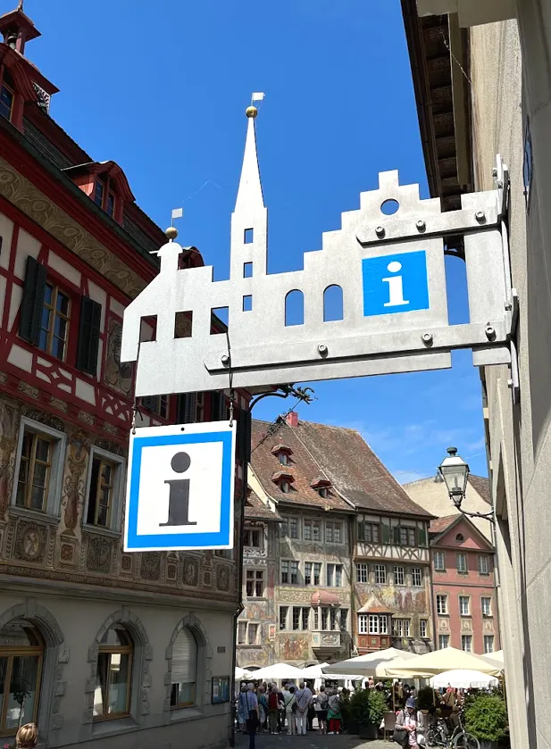 圖為遊客中心的符號，好有趣