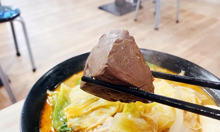 新莊美食推薦2025│四維夜市小吃【辣媽】麻辣/紅燒鴨血臭豆腐（麻辣燙）