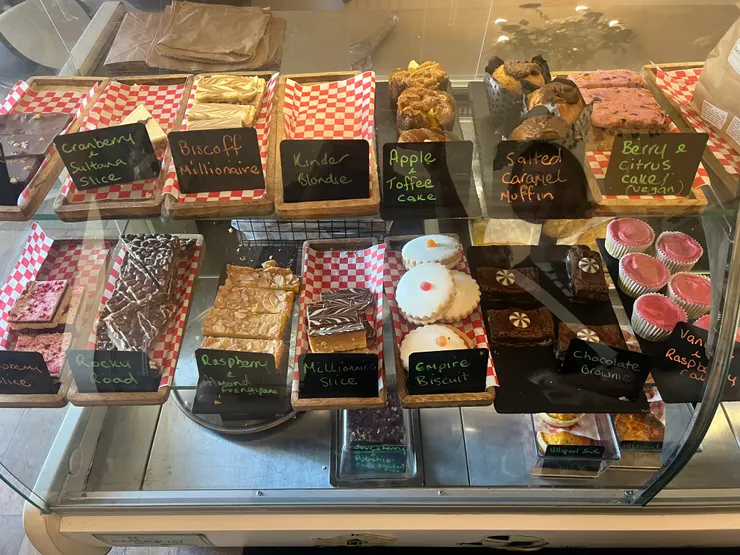 小鎮上咖啡廳的甜點