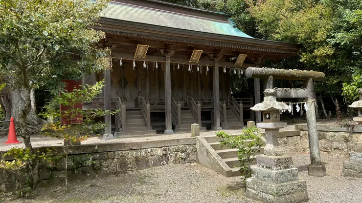 為主殿以外重要的祭祀空間。