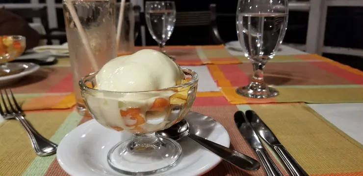 今天的晚飯甜品是水果雪糕！