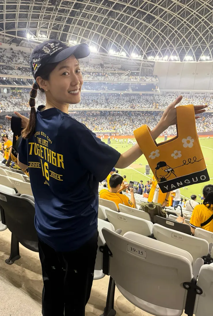 充滿青春活力的藍＋黃配色