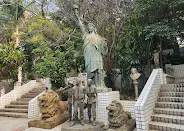 園區內的自由女神像（圖片截圖於網路）