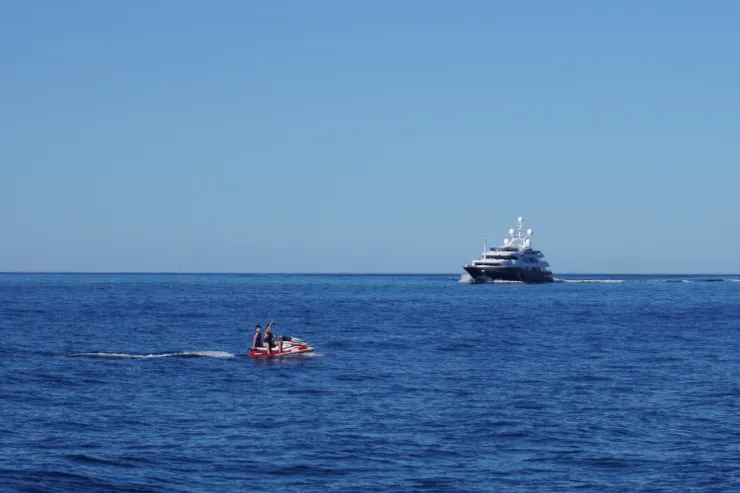 澳洲拍到的小艇，人生本來就是一場冒險吧