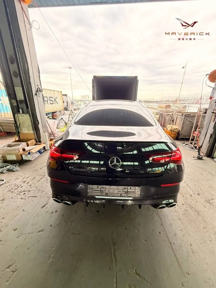 最新 2025 Model CLA45S 黑武士外匯車進度更新，已於韓國仁川港完成裝櫃回台。本文完整解析代購流程、出口檢查、海運安排與回台驗車交車時程，帶你了解外匯性能車從海外到交車的每個細節。