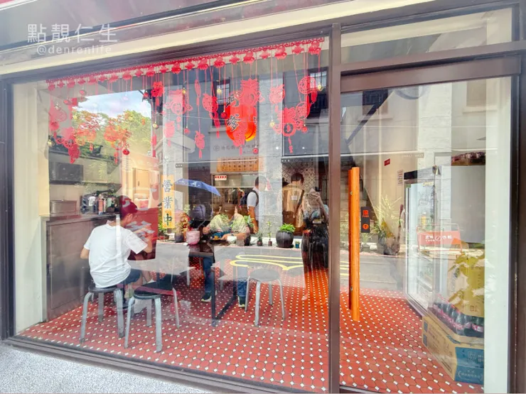大稻埕 迪化街｜蔡記蚵嗲 玻璃門面 有冷氣