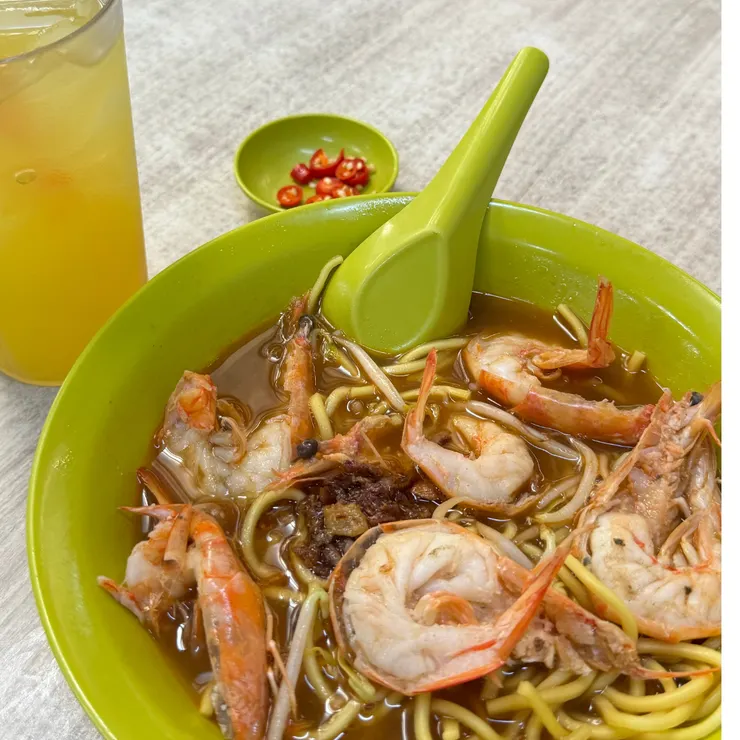 天氣很熱,這碗麵的份量真的很剛好!湯頭很🦐很舒服 SGD$7(台幣約$173)