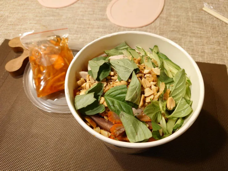 豬肉火腿乾拌米線