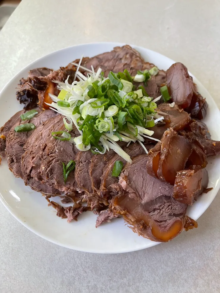 跟滷牛肉