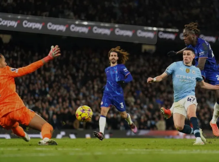 霍頓單刀建功助曼城反勝3:1