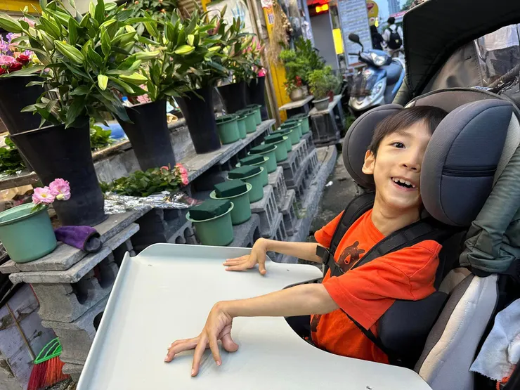 這是讓無口語極重度的子祐選畢業花束的笑容。〔2013〕