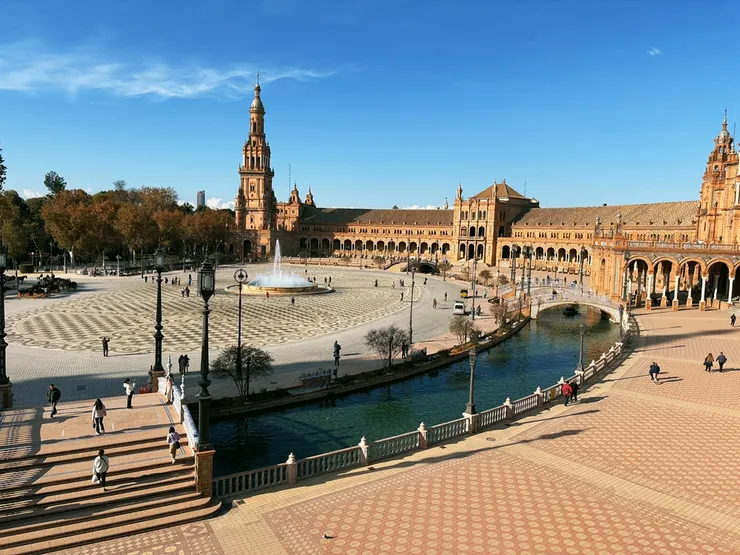 從二樓往外看出去的風景，美到讓人質疑真假，抑或是自己的眼睛戴上了濾鏡。