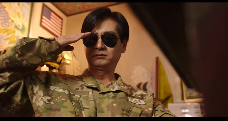 煞有其事，十分嚴肅，但......是不是哪裡怪怪的啊？