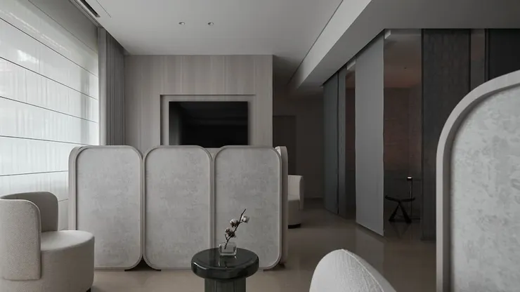 圖說：何于甄醫師提醒，水光療程應由合格醫師於合法院所評估，並使用合格產品，以確保安全與品質。（圖／容禾整形外科診所）