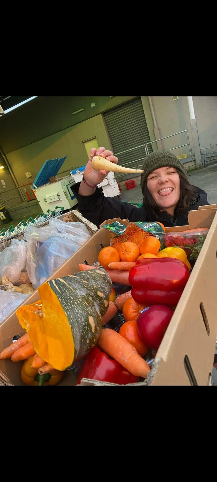 一同撿「垃圾」食物的芬蘭人