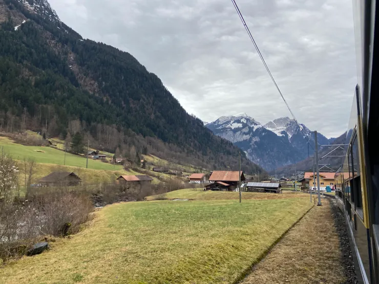 往Interlaken的列車