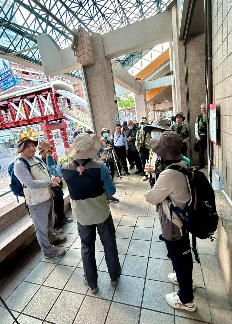 圖02 主領隊開場說明今天的路線