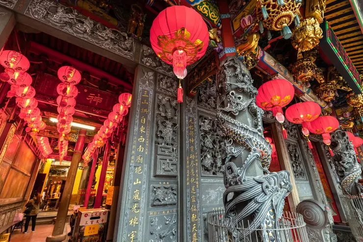 龍柱與浮雕工藝（圖片截圖於網路）