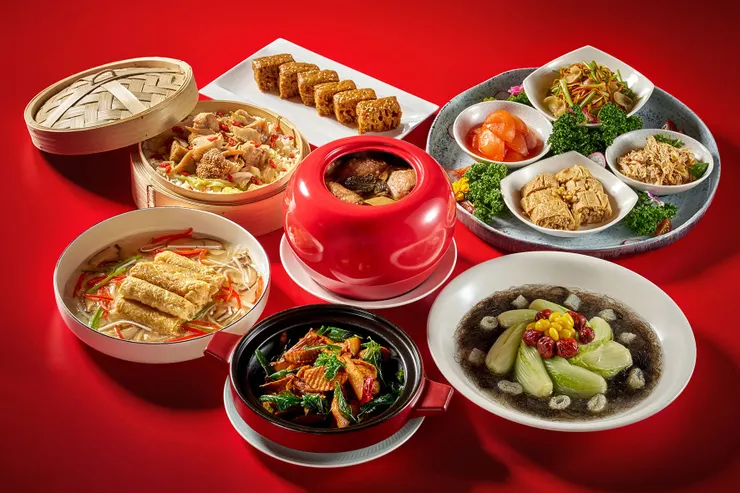 獲得《500盤》「永續餐廳獎」肯定的台菜餐廳蓬萊邨首度推出素食套餐，鼓勵消費者在年節期間吃得清爽無負擔。（台北福華大飯店提供）