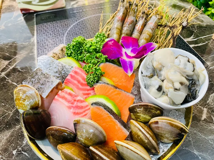 海鮮量算蠻豐富的、而且好新鮮